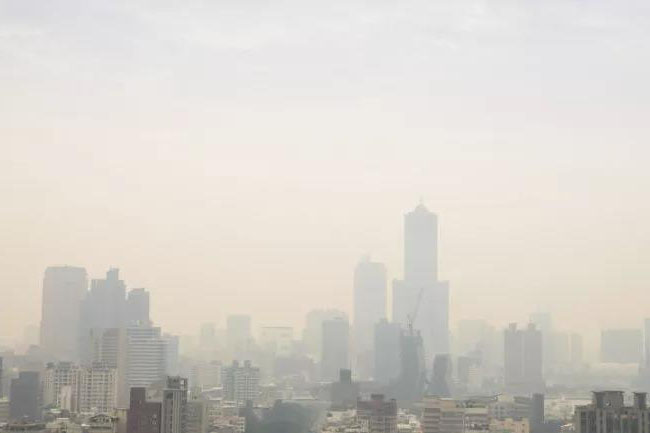 秋高氣燥，警惕“三手煙”！空氣凈化除濕機(jī)